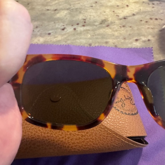 Ray-BanTortoise Shell Sunglasses - Picture 5 of 5